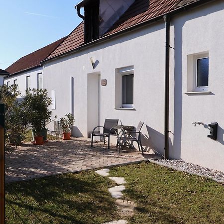 See Appartements Auszeit Mörbisch am See Esterno foto